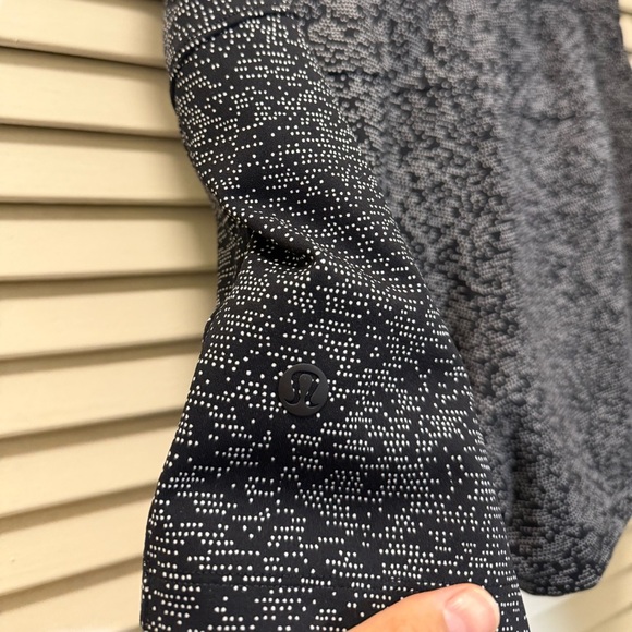 Lululemon On The Fly Short (2.5") Soundwave White Black / Black - Picture 8 of 11